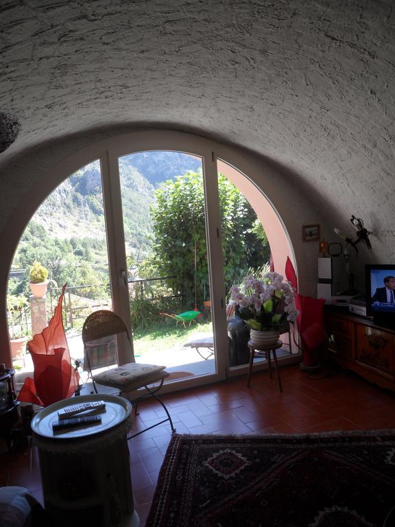 Chambres D'Hotes Casa Sylvana Saint-Dalmas-de-Tende Exteriör bild